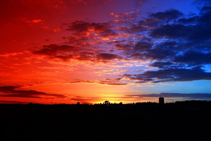 800px-Red-blue_sunset.jpg