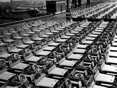 kessel-dmitri-rows-of-finished-jeeps-churned-out-in-mass-production-for-war-effort-as-wwii-allies.jpg